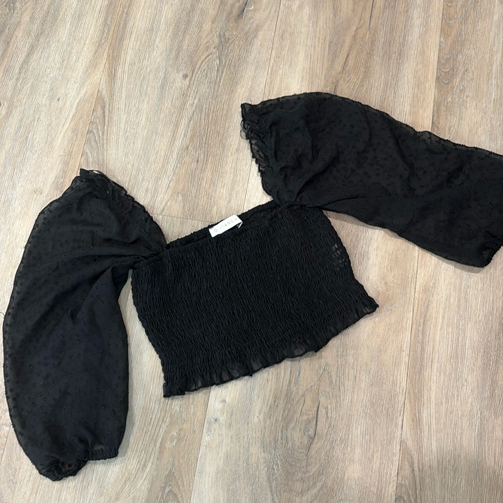 O. VIANCA BLACK OFF THE SHOULDER CROP TOP